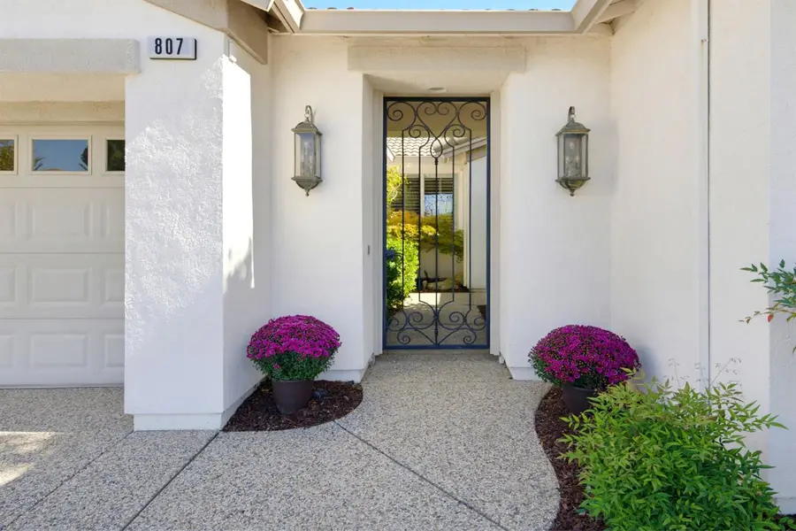 807 Carrousel Court, Lincoln, CA 95648 - #2