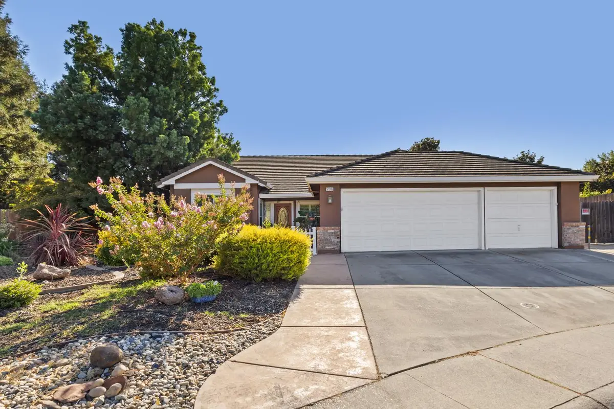 908 Courtenay Court, Galt, CA 95632 - #1