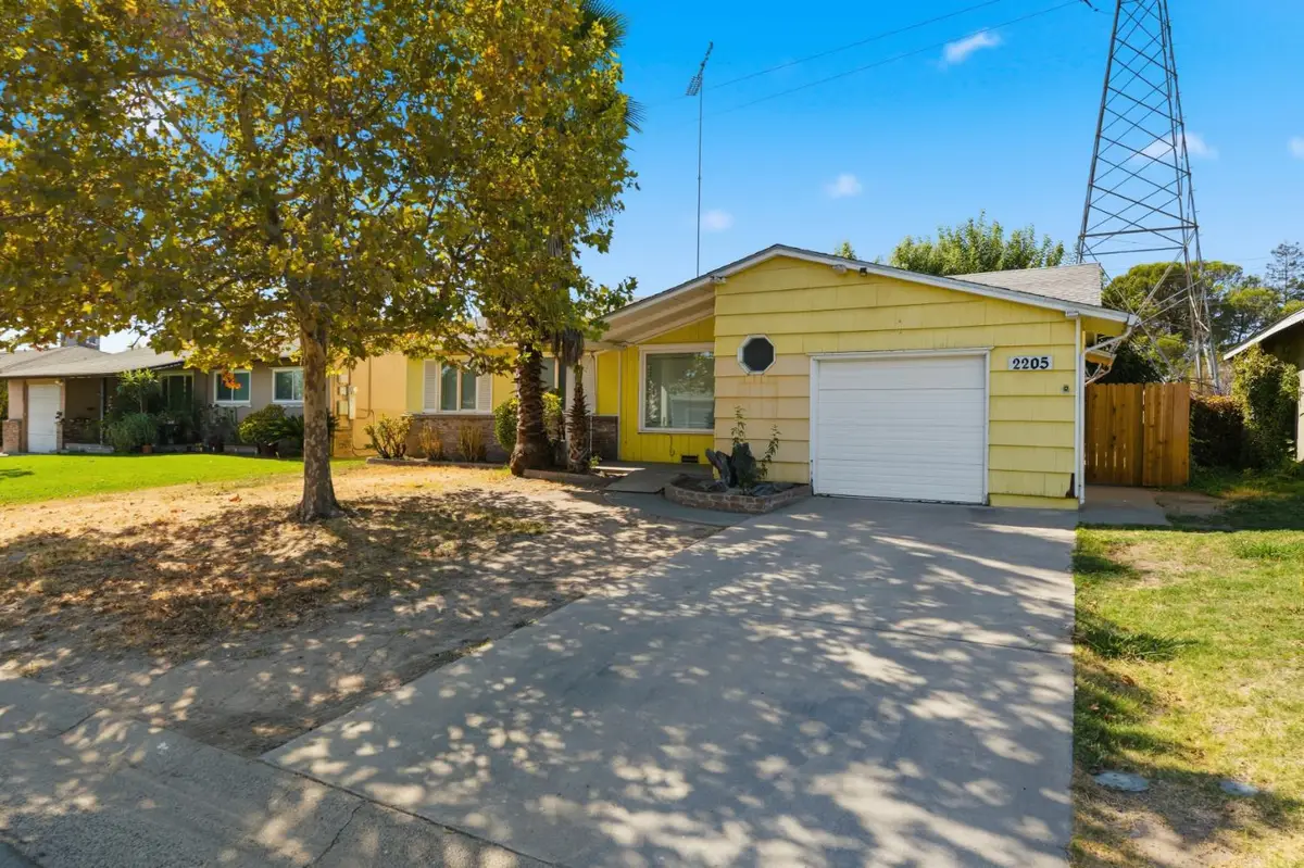 2205 Middleberry Road, Sacramento, CA 95815 - #1