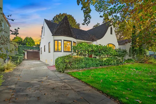 2627 Land Park Drive, Sacramento, CA 95818
