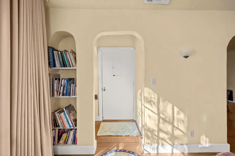2627 Land Park Drive, Sacramento, CA 95818 - #3