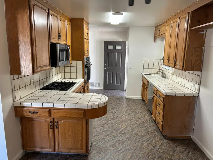 1906 W Saratoga Drive, Modesto, CA 95350 - #3