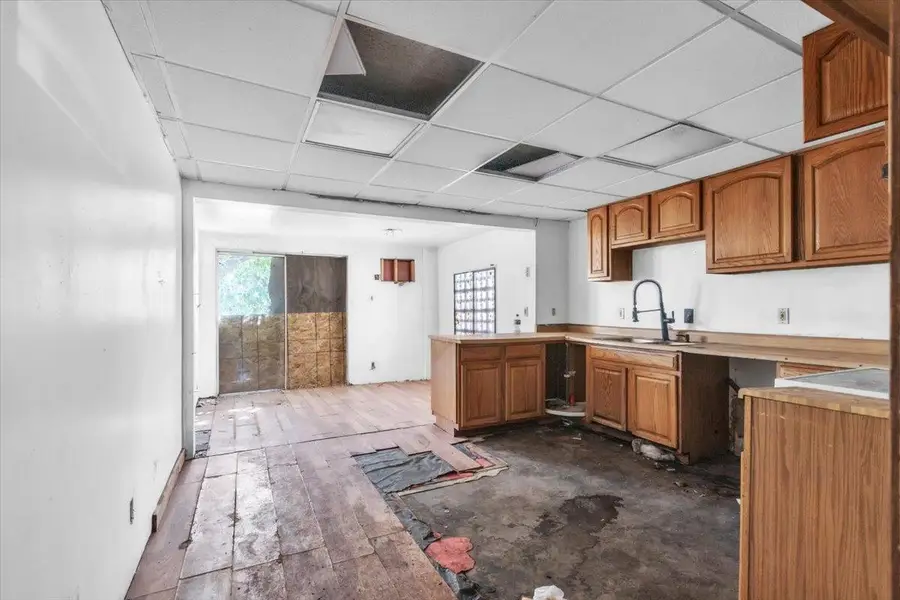 260 Lampasas Avenue, Sacramento, CA 95815 - #2