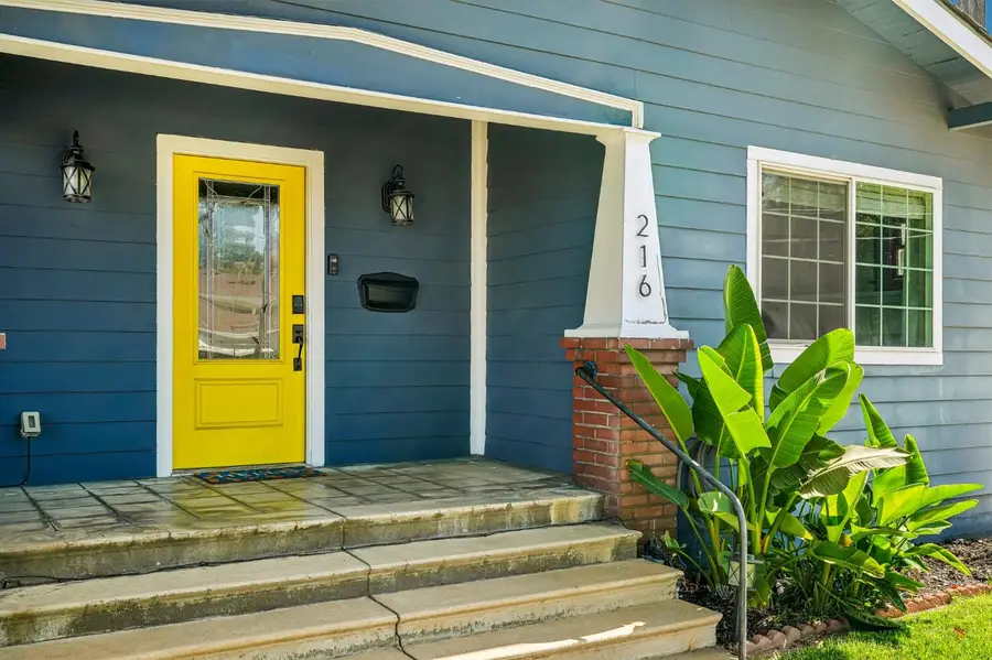 216 N Hutchins Street, Lodi, CA 95240 - #3
