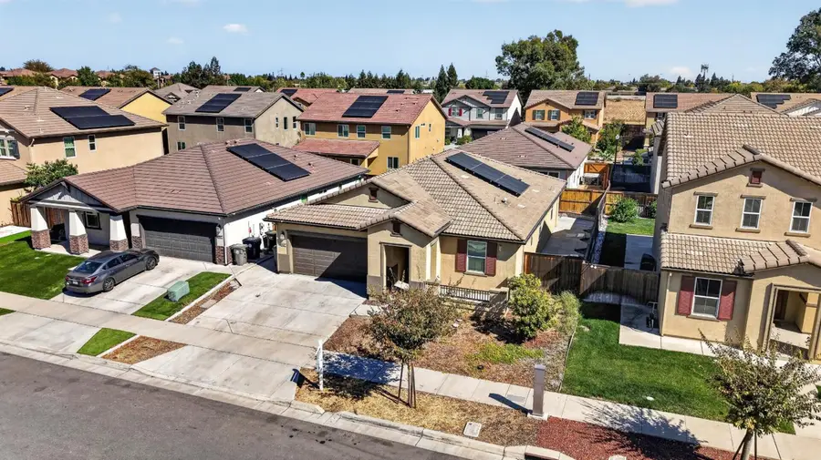 8421 Stara St., Elk Grove, CA 95758 - #3