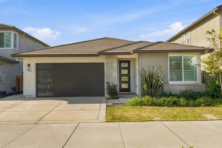3026 Mulholland Drive, Lathrop, CA 95330 - #2