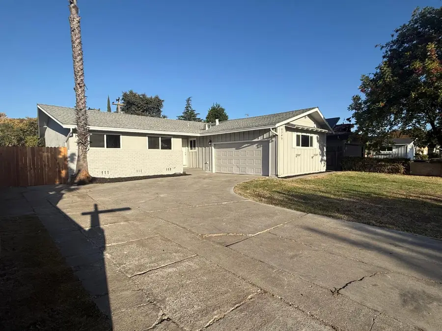 8349 Kiltie Way, Stockton, CA 95210 - #2