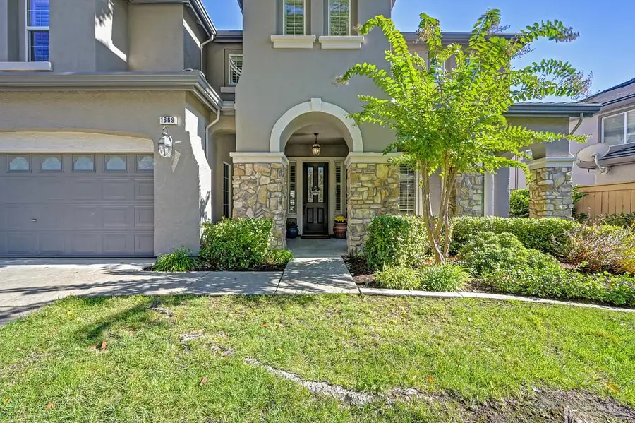 1669 Bowen Drive, Folsom, CA 95630 - #2