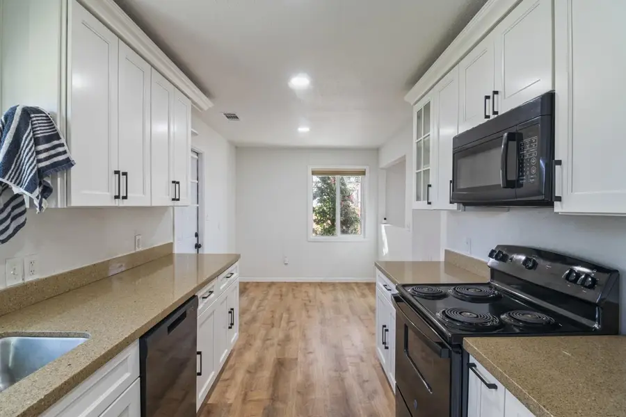 2405 Jasmin Avenue, Modesto, CA 95350 - #3