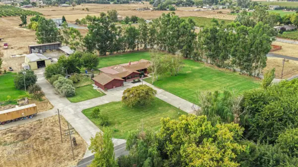 10284 E Underwood Road, Acampo, CA 95220