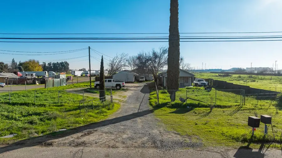 2256 W Yosemite Avenue, Manteca, CA 95337 - #2