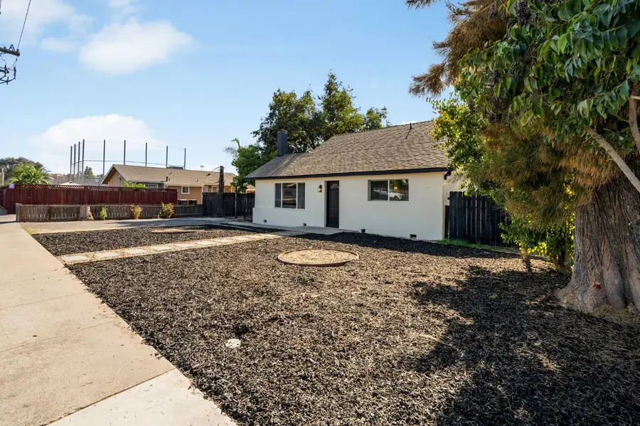 332 Hinkley Avenue, Oakdale, CA 95361 - #3