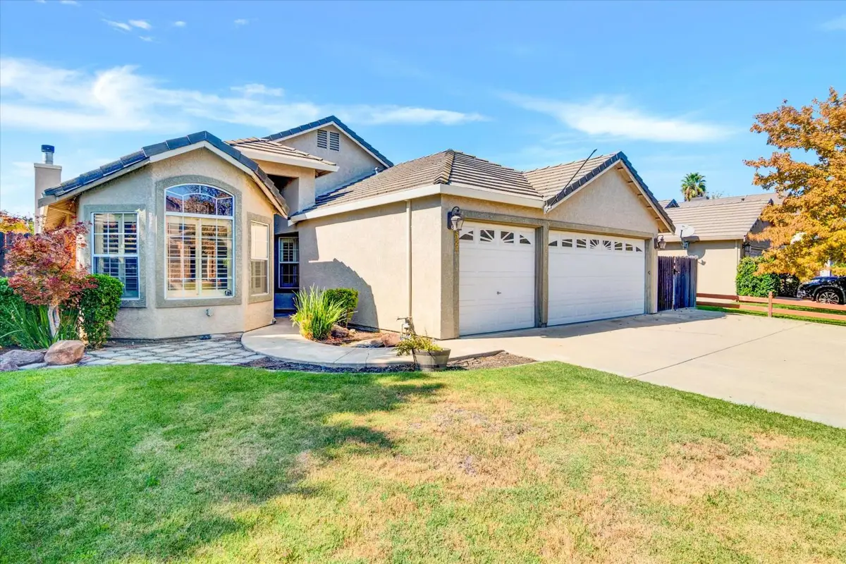 521 Pecan Drive, Ripon, CA 95366 - #1