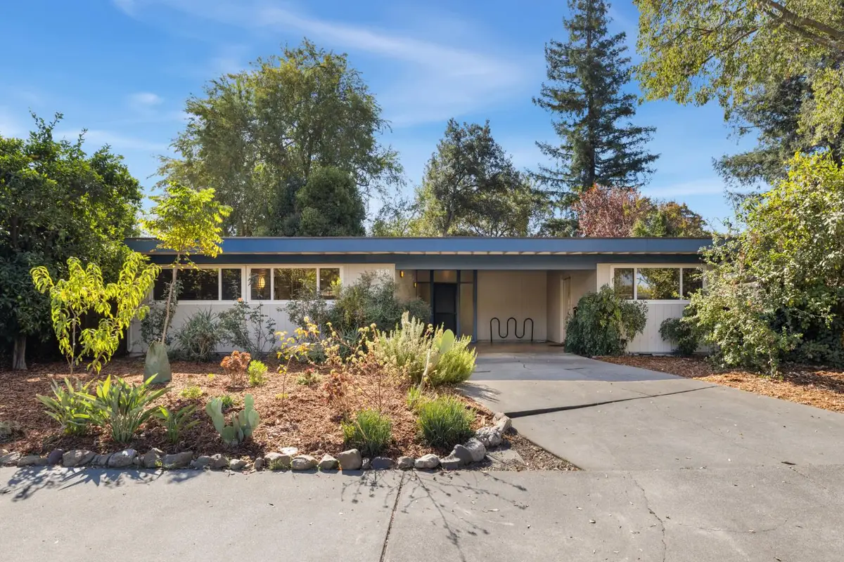 558 Villanova, Davis, CA 95616 - #1