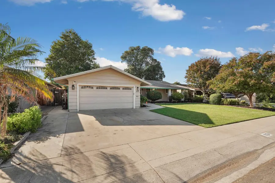 1131 Green Oaks Way, Lodi, CA 95240 - #3