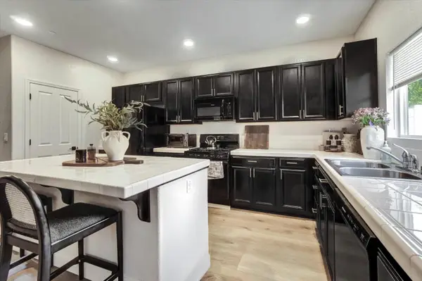 1328 Altaparke Avenue, Sacramento, CA 95834