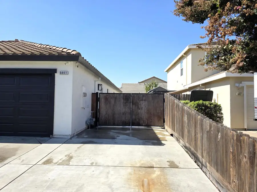 5441 Antique Rose Way, Riverbank, CA 95367 - #3