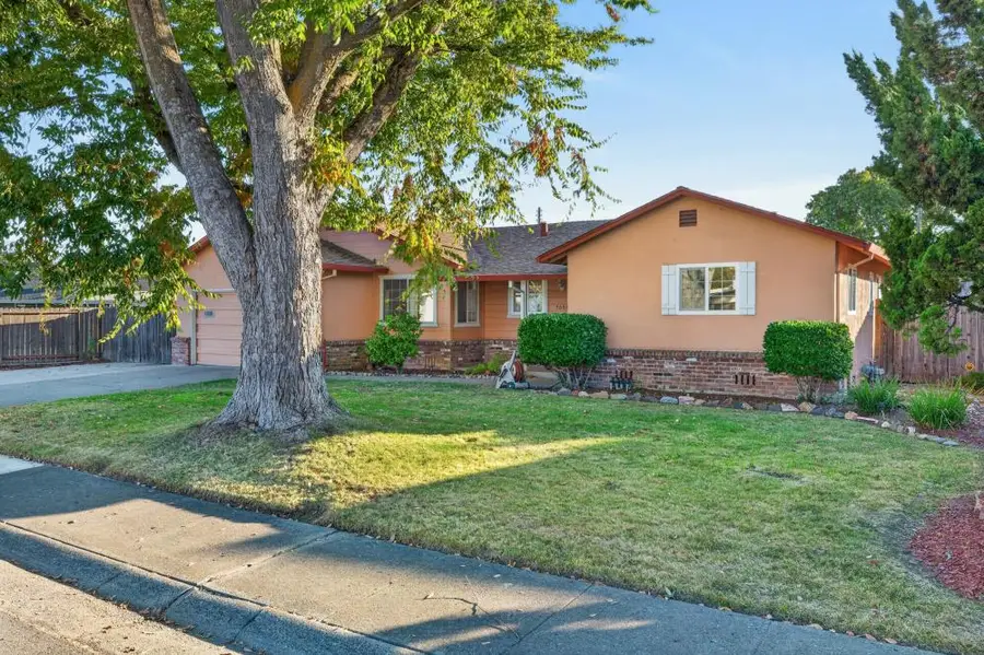 7056 Amherst Street, Sacramento, CA 95822 - #2