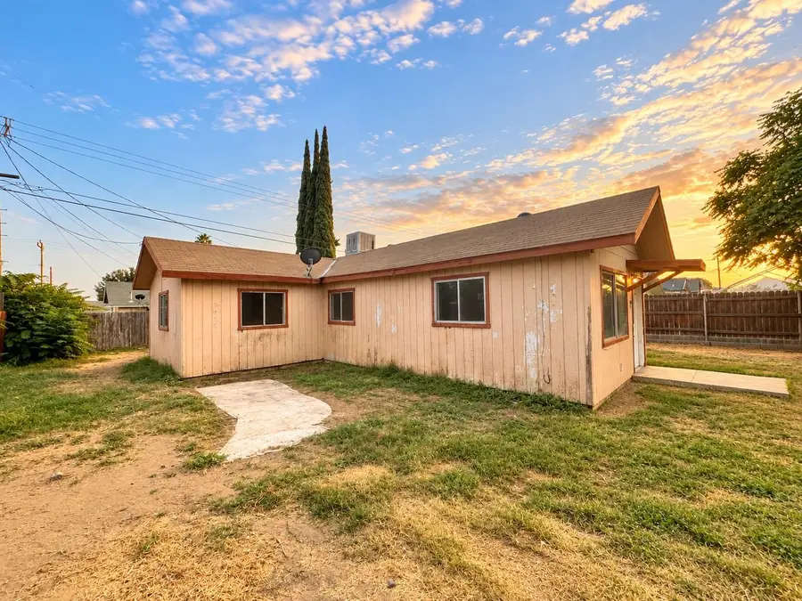 807 Castaic Avenue, Bakersfield, CA 93308 - #3