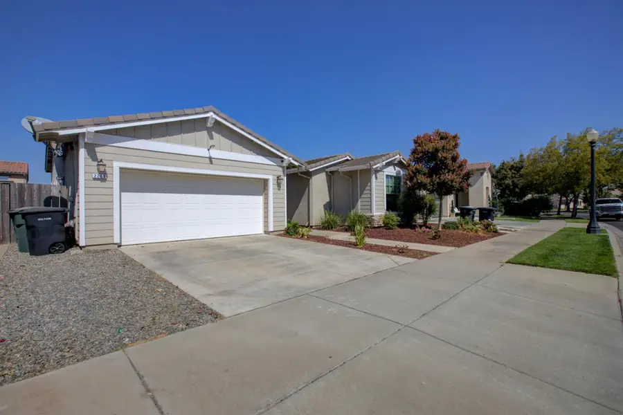 2268 Mustang Drive, Oakdale, CA 95361 - #2