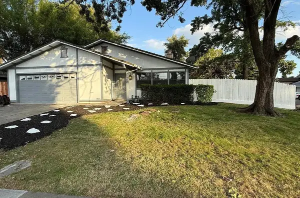 1450 Oak Nob Way, Sacramento, CA 95833