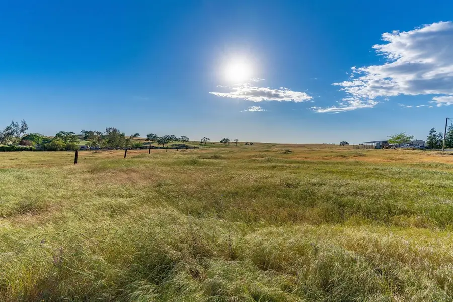 1355 Duck Creek Rd, Ione, CA 95640 - #3