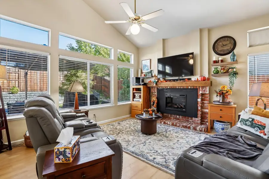 115 Burwood Way, Folsom, CA 95630 - #2