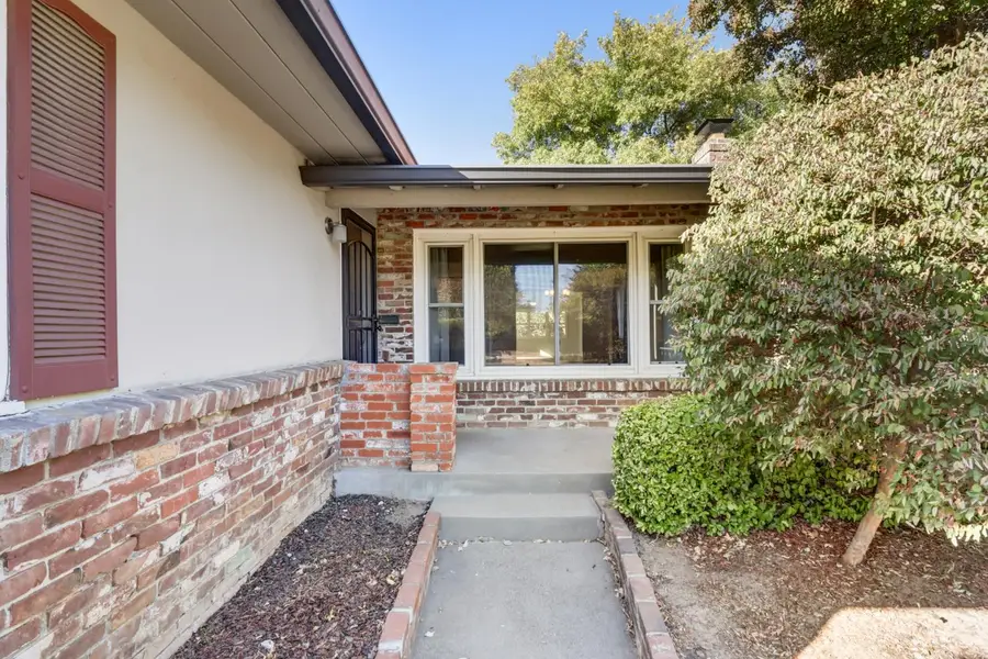 2215 Stover Way, Sacramento, CA 95822 - #3