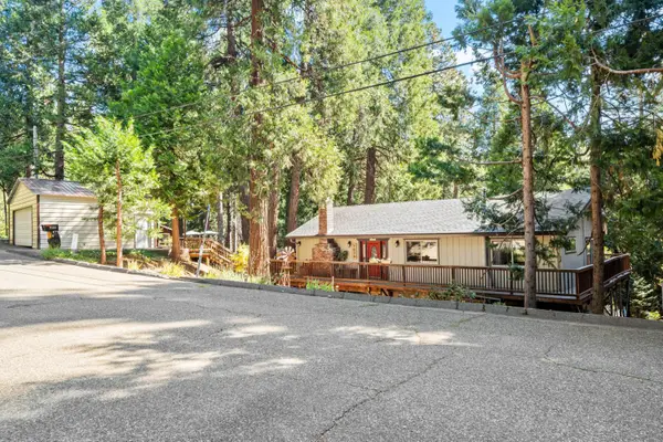 7036 Lakewood Drive, Pollock Pines, CA 95726