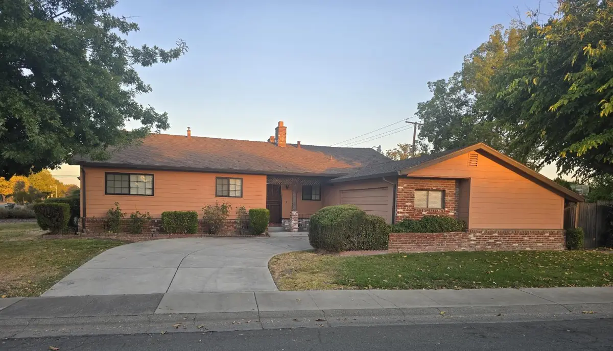 7101 Cromwell Way, Sacramento, CA 95822 - #1