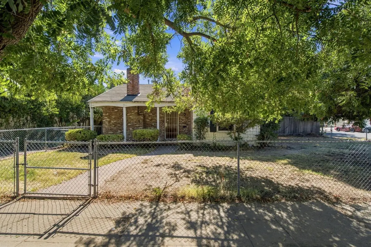 208 E Adams Street, Stockton, CA 95204 - #1