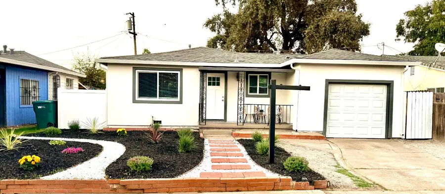 2421 E Scotts Avenue, Stockton, CA 95205 - #3