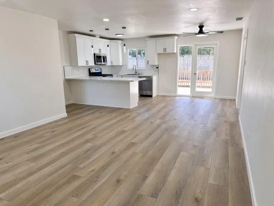 1828 Jamestown Drive, Sacramento, CA 95815 - #2