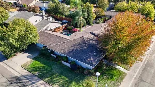 6 Saratoga Circle, Sacramento, CA 95864