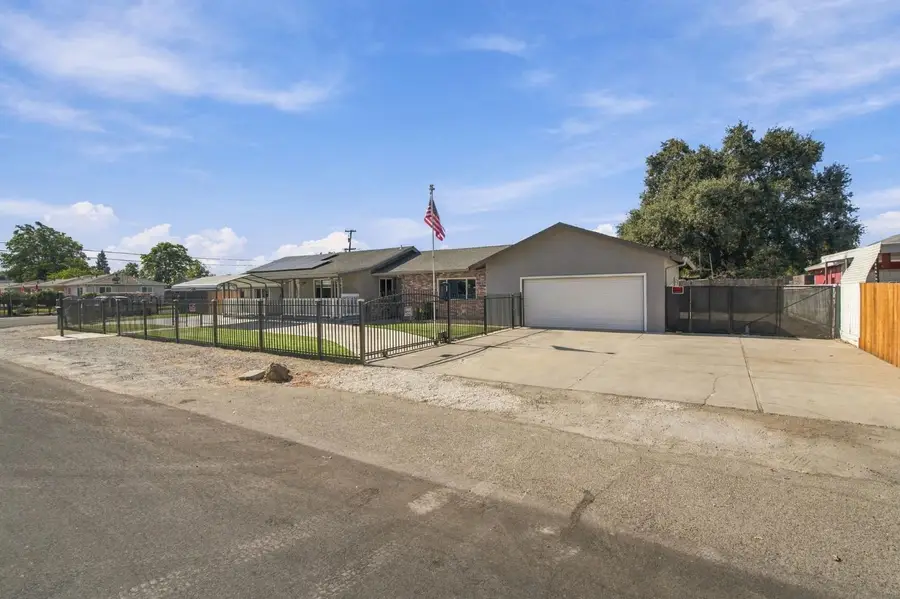 1861 Montezuma Street, Stockton, CA 95205 - #2