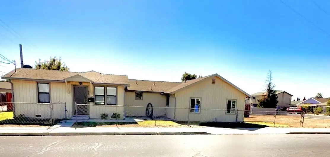 420 W North Street, Manteca, CA 95336 - #1