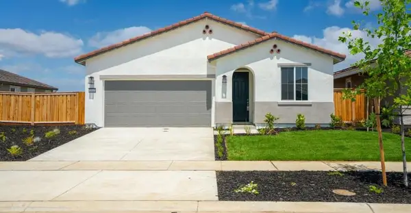 1083 Camomile Drive, Plumas Lake, CA 95961