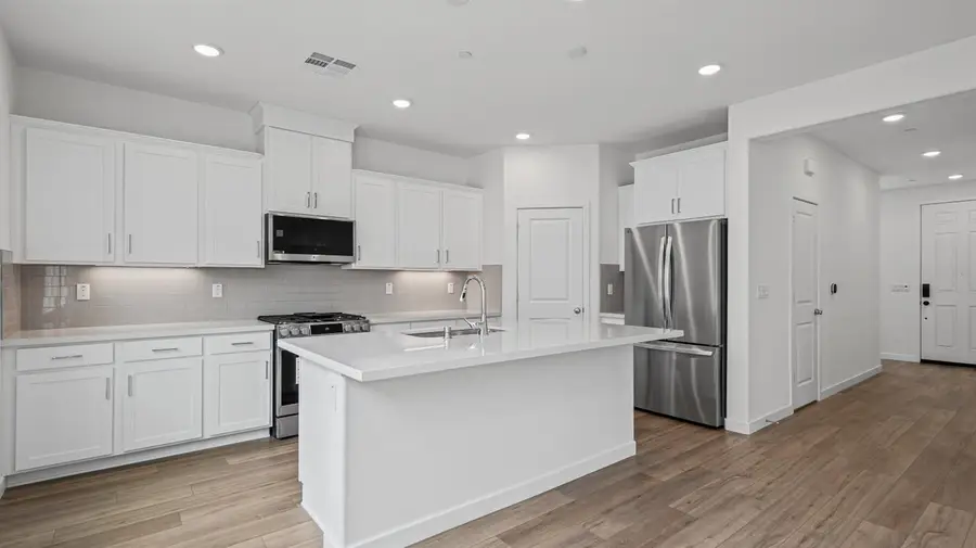 1304 Leonhardt Loop, Lincoln, CA 95648 - #2