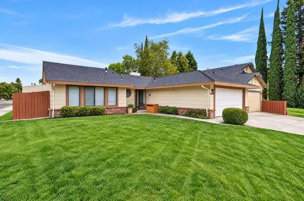 6816 Bronze Oak Court, Elk Grove, CA 95758