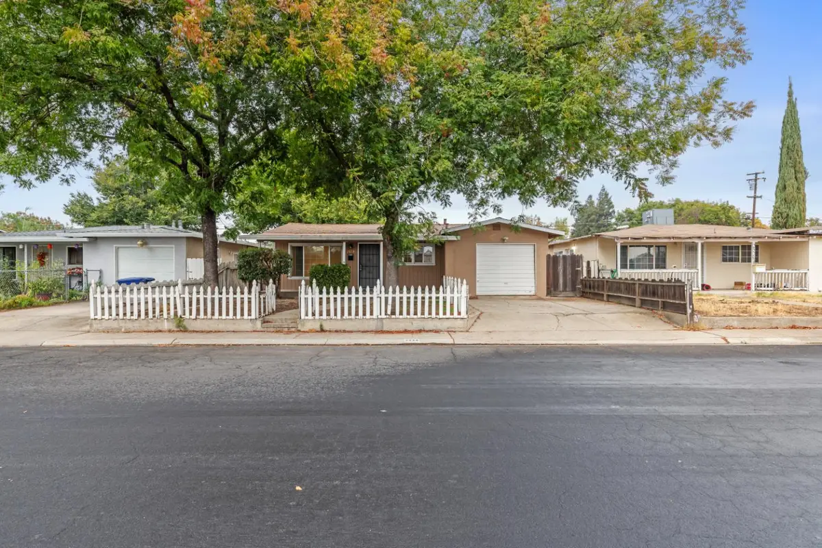 2533 Brenner Way, Modesto, CA 95350 - #1