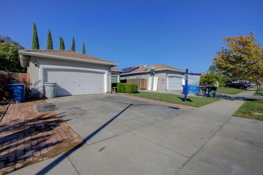 417 Halley Avenue, Merced, CA 95341 - #2