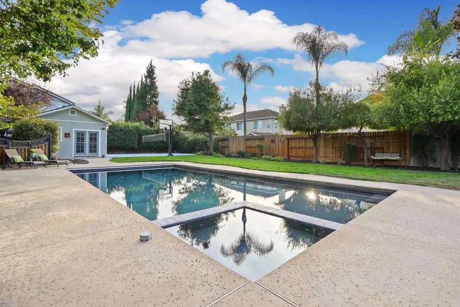 404 Ridgeview Drive, Tracy, CA 95377 - #2