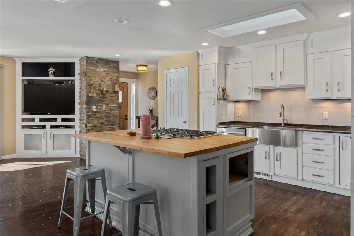 5863 Silver Saddle Drive, Hathaway Pines, CA 95233 - Image #1