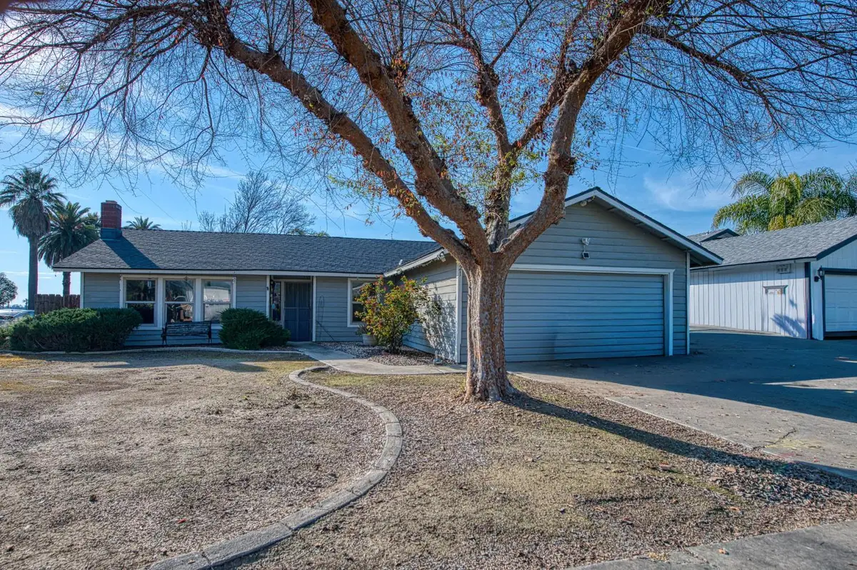 221 N Hillcrest Street, Porterville, CA 93257 - #1