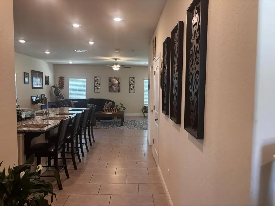 1614 N Barcus Avenue, Fresno, CA 93722 - #2