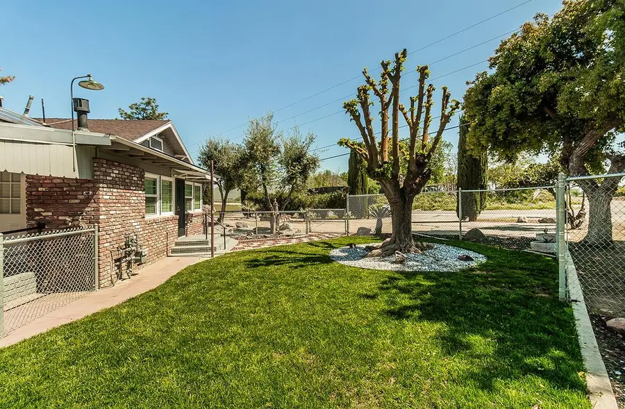 5221 S Reed Avenue, Reedley, CA 93654 - #3