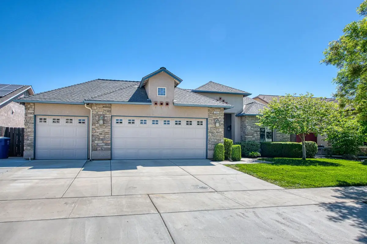 2952 25th Avenue, Kingsburg, CA 93631 - #1