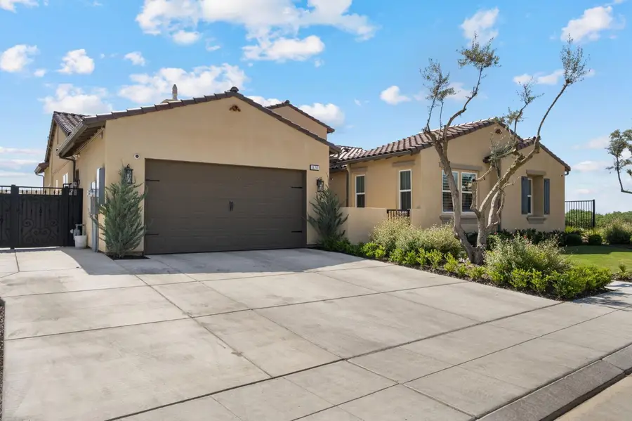 974 Ridgeline Road, Madera, CA 93636 - #2
