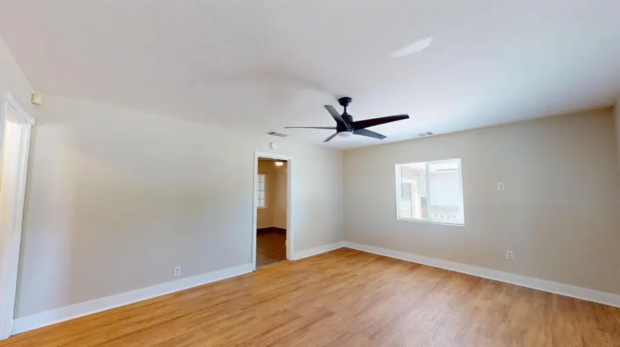 1014 W Andrews Avenue, Fresno, CA 93705 - #2