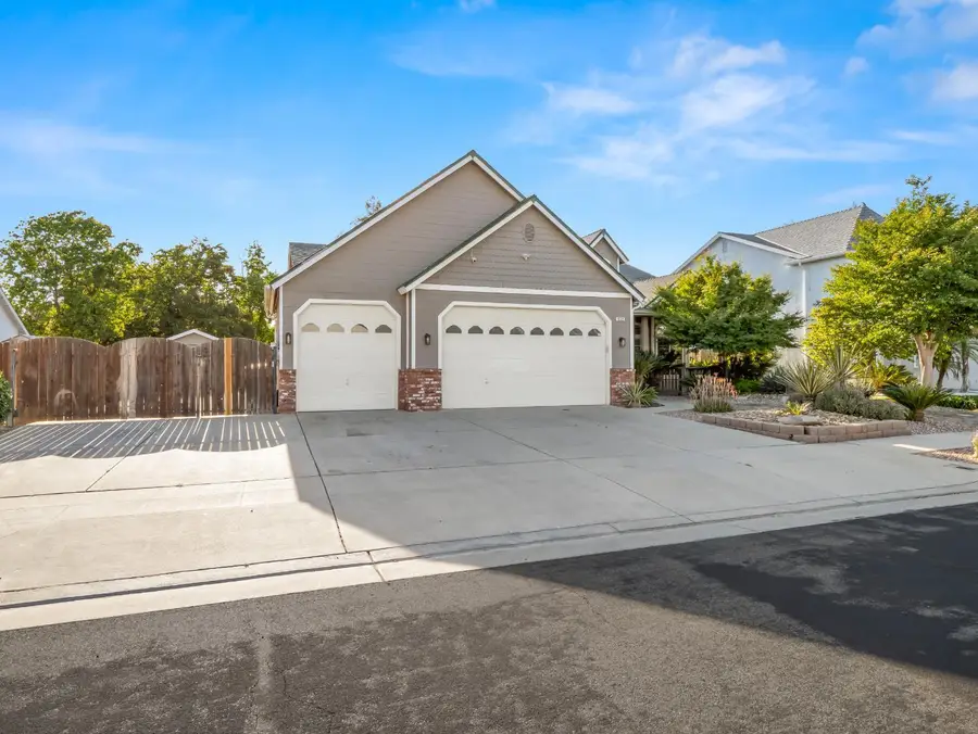 852 N Cherry Lane, Clovis, CA 93611 - #2